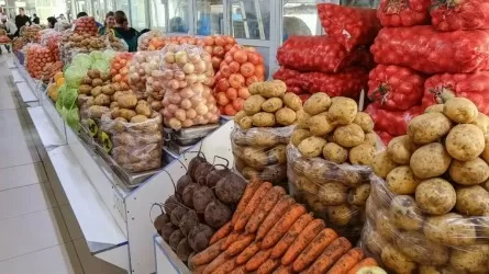 Наценки до 200% накручивали посредники на крупнейшем рынке Алматы