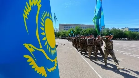 От Актау до Алматы: армия Казахстана объединилась в исполнении государственного гимна  