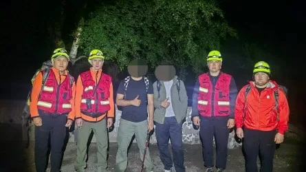 Спасатели развернули ночную операцию в горах Алматы