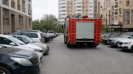 Казахстанцам хотят запретить парковаться возле собственных домов 