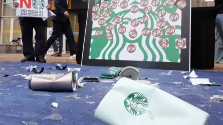 Starbucks закроет более 2000 кофеен после громкого скандала из-за рекламы 