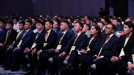 В Астане проходит II съезд партии &laquo;Әділет&raquo;