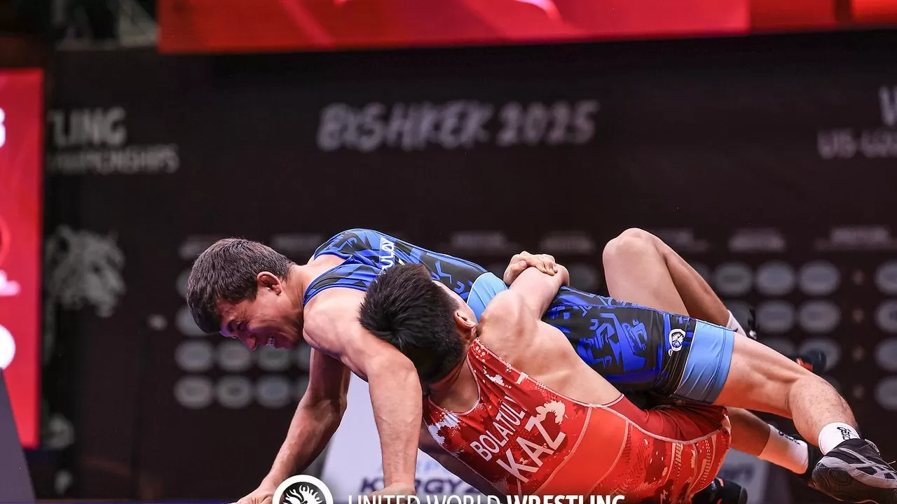 Казахстанские борцы завоевали еще три медали на чемпионате Азии U20 в Паттайе