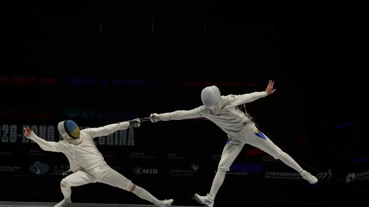 Историческое золото: Казахстан впервые выиграл чемпионат мира по фехтованию