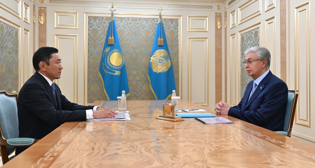 Президент Атырау облысының әкімі Болат Ақшолақовты қабылдады  