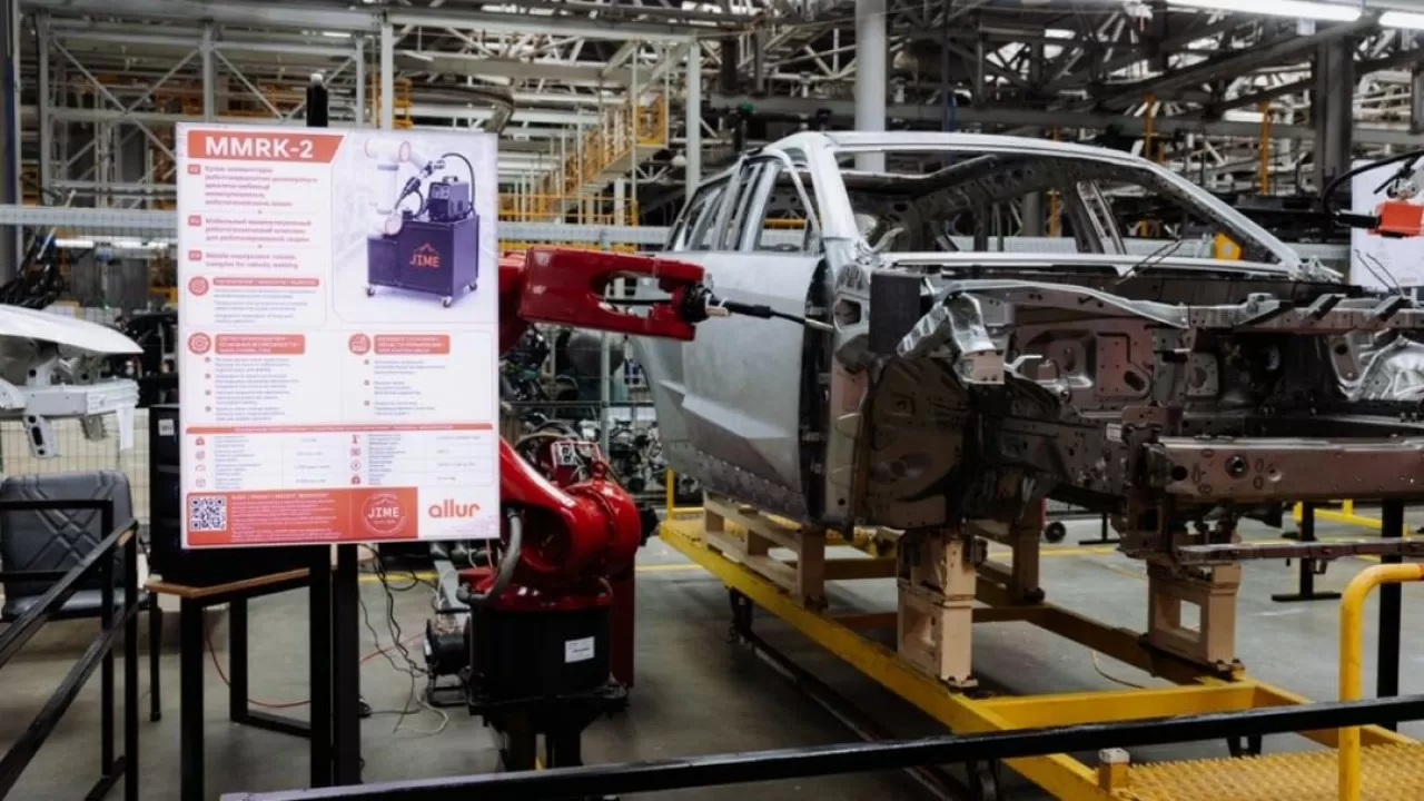 Казахстанские ученые представили роботов для автопрома 