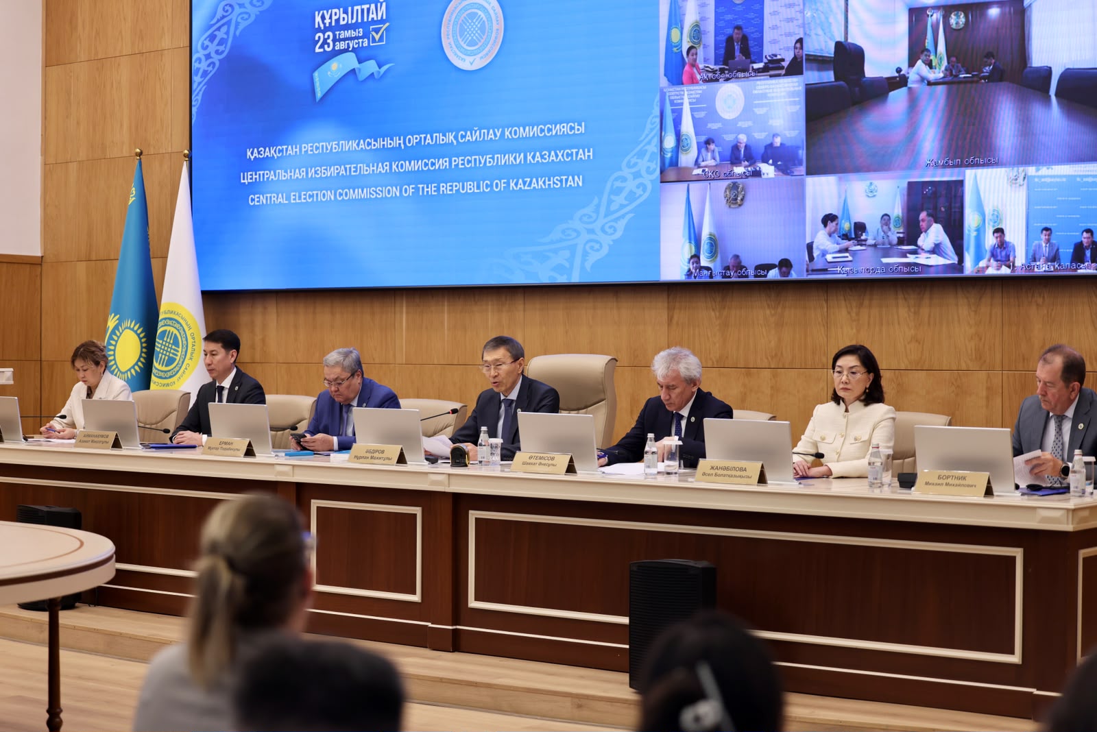 Министр, мұғалім, ақын және экс-прокурор: ОСК &laquo;Әділеттің&raquo; партиялық тізімін тіркеді