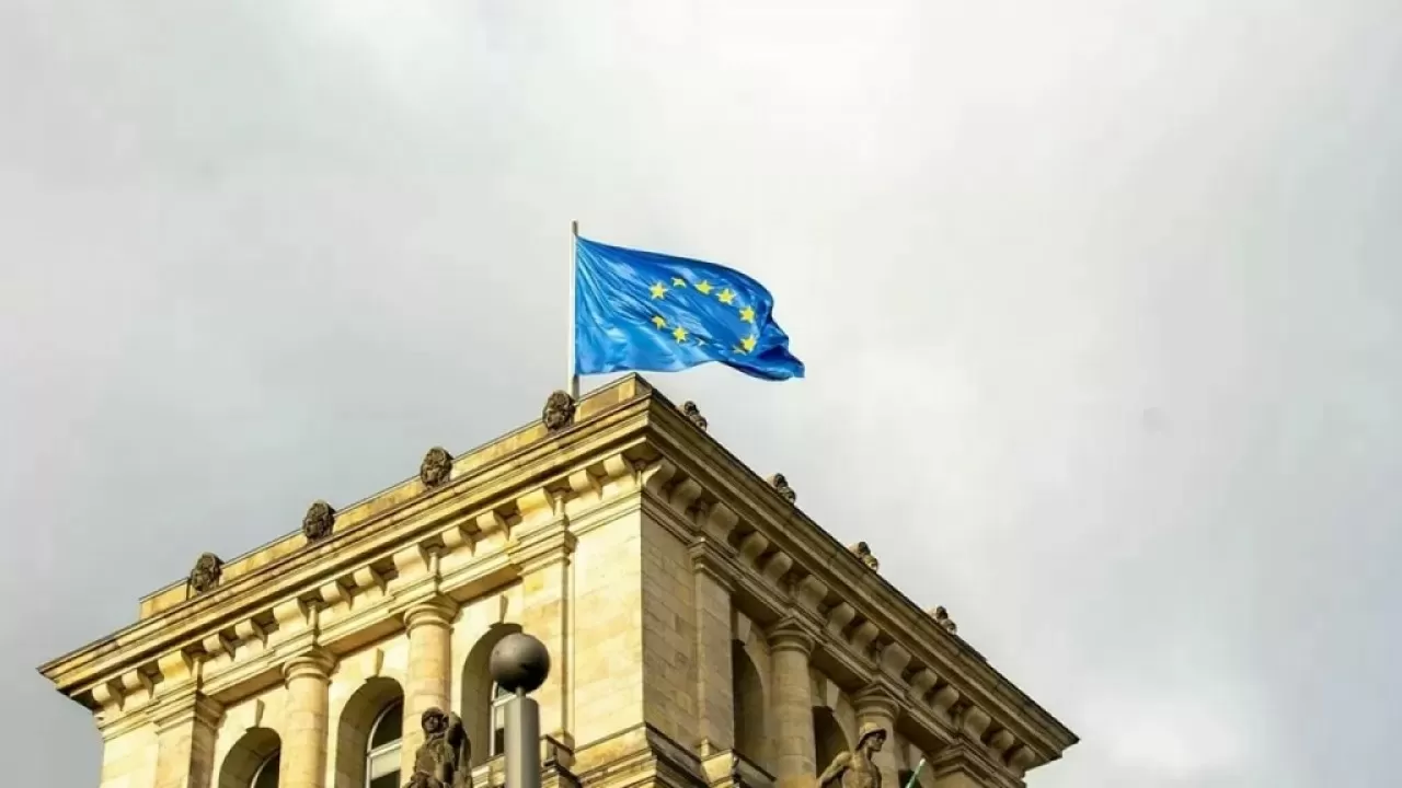 Казахстан и Кыргызстан попали под новые санкции ЕС 