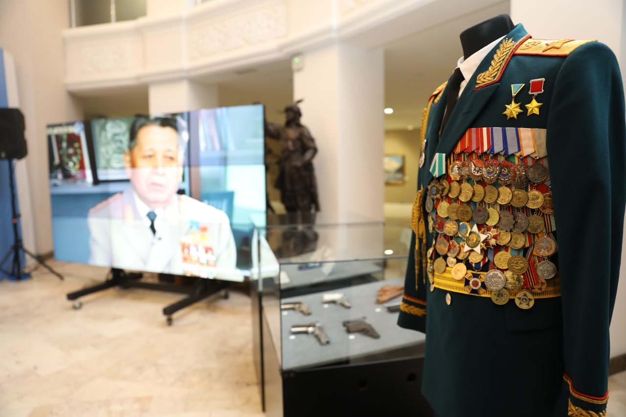Сағадат Нұрмағамбетовтің 100-ден астам құнды жәдігері Әскери-тарихи музей қорына тапсырылды