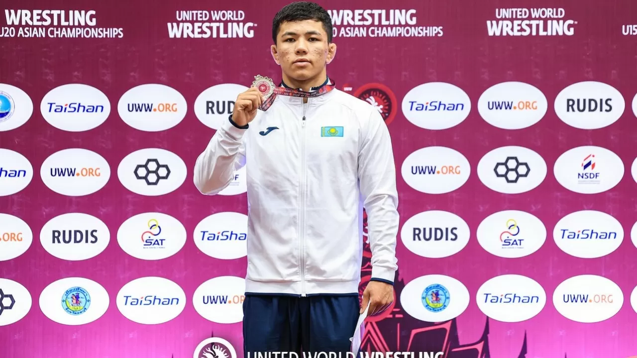 18 медалей завоевали казахстанские борцы на чемпионате Азии