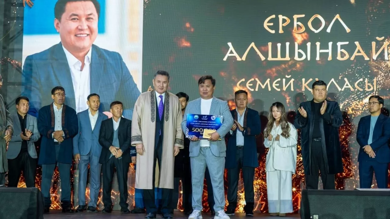 На фестивале "Алтай - золотая колыбель тюркского мира" прошел поэтический вечер