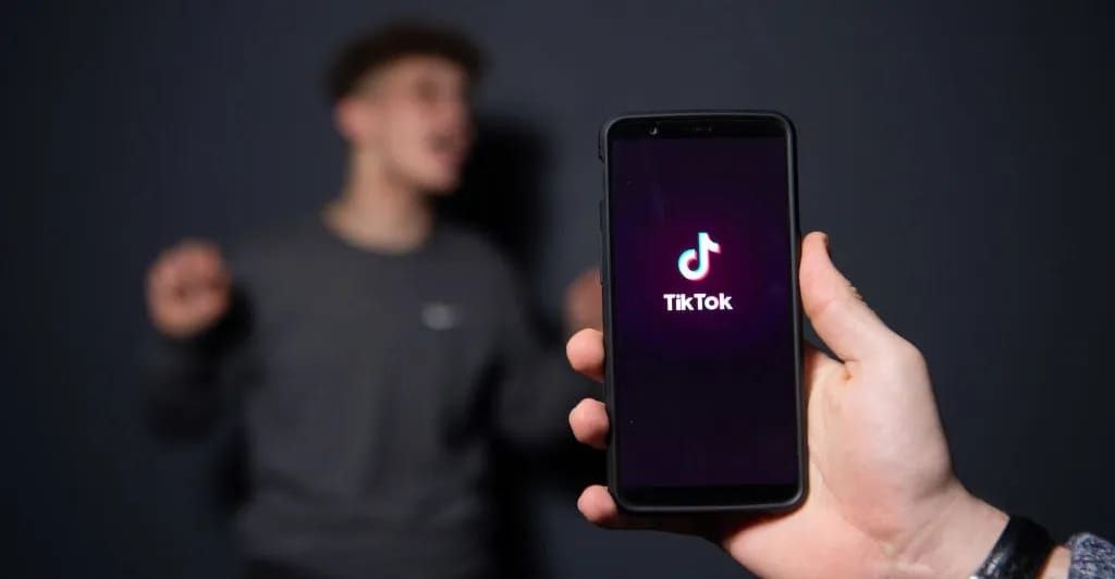 Желі қолданушылары треш-стримерлерді жауапкершілікке тартуды қолдады