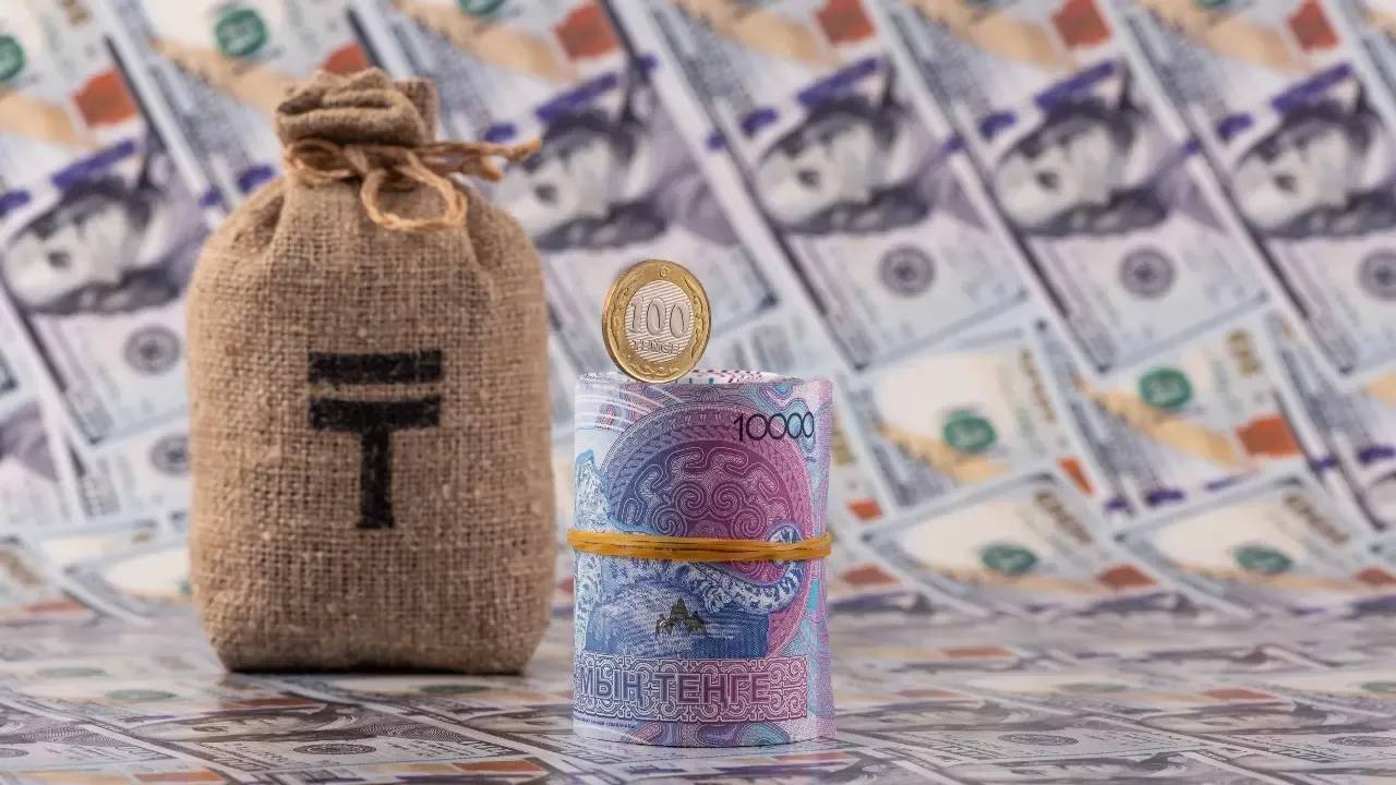Келесі айда доллар бағамы 483 теңгеге жетуі мүмкін 