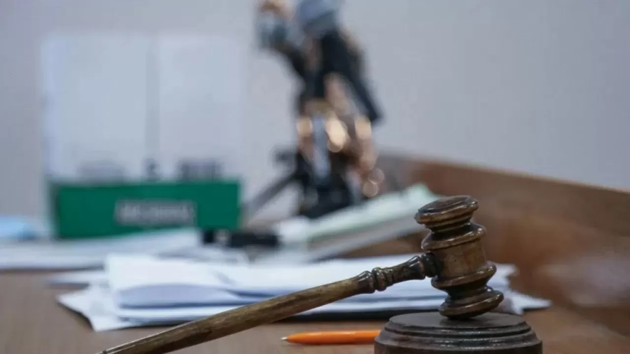 Казахстанского предпринимателя обязали убрать продукцию с чужим брендом