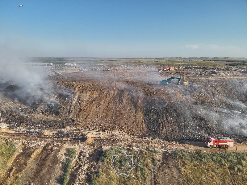 Елордадағы қоқыс полигонындағы өрт тәулік бойы сөндіріліп жатыр