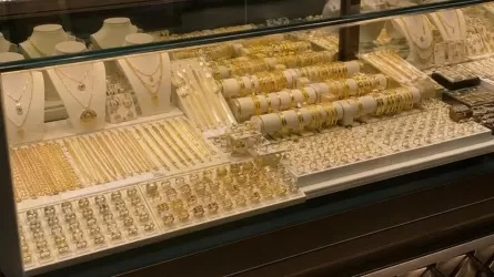 Рынок золота ждет первый рост за пять месяцев