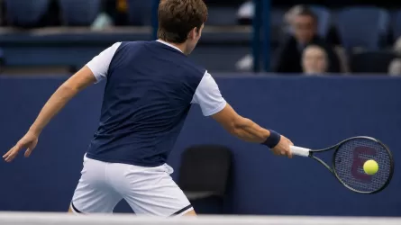 Казахстанец сыграет в четвертьфинале одиночки World Tennis в Астане