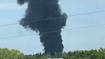 Дроны ударили по нефтебазе на юге России, горит крупный порт   
