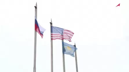 На Байконуре подняли флаги Казахстана, США и России 