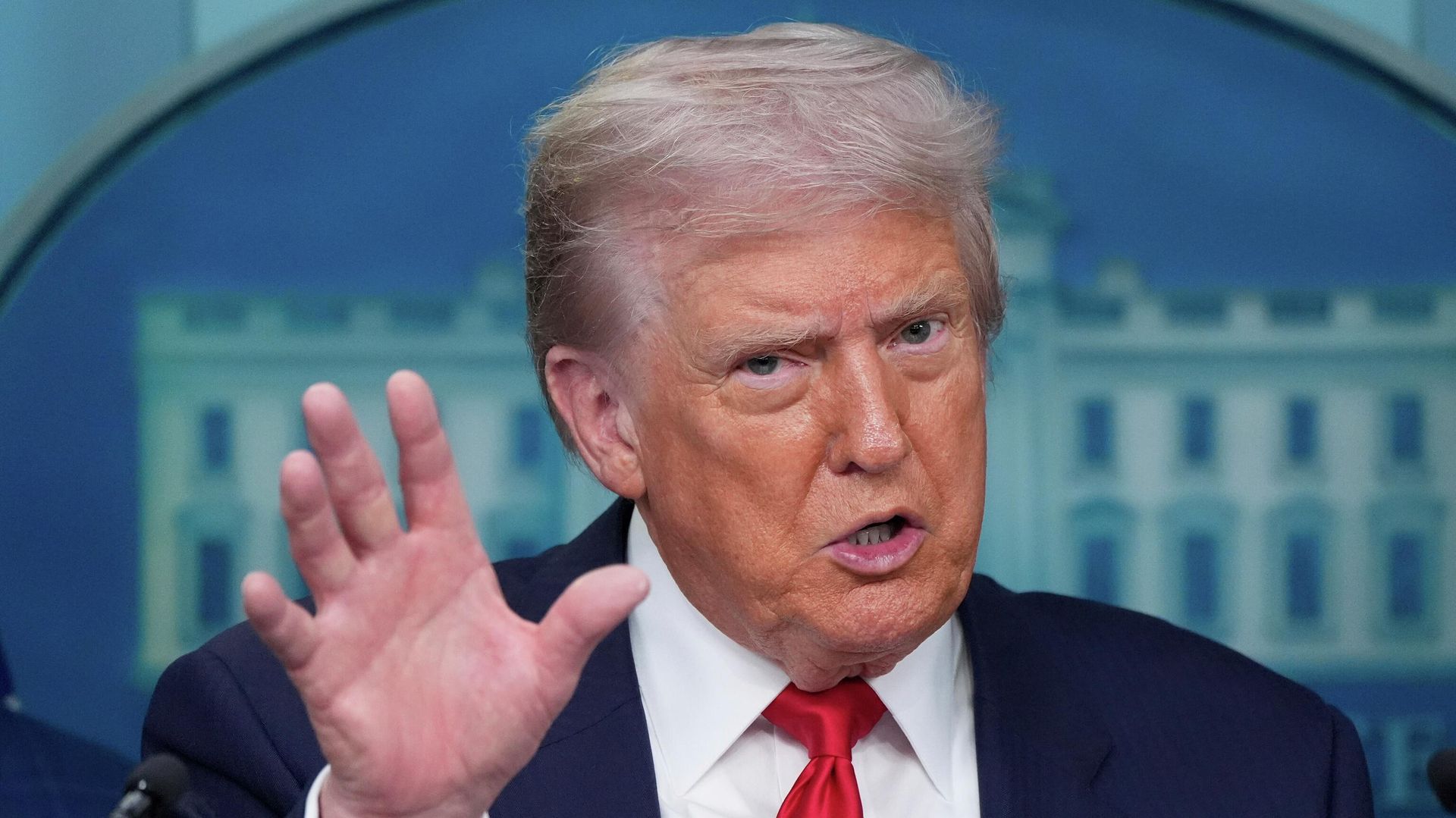 &laquo;Ешқайсысың аман қалмайсыңдар!&raquo;: Трамп қаһарына мініп, Иранды тағы да қыспаққа алды