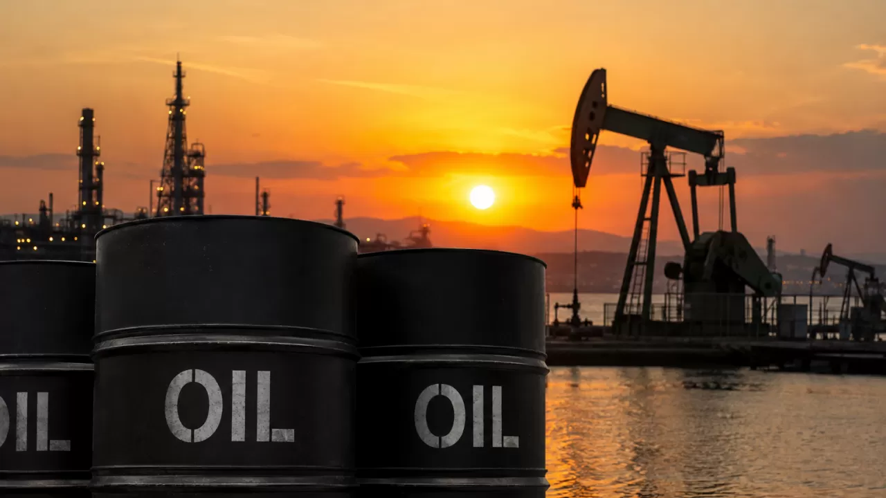 Нефть замерла после обвала в понедельник