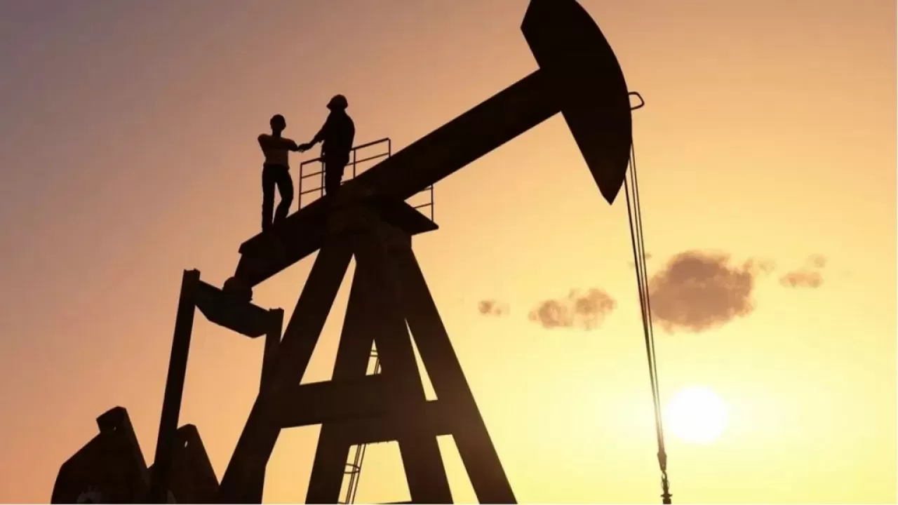 Brent впервые за три недели превысила 93 доллара за баррель 