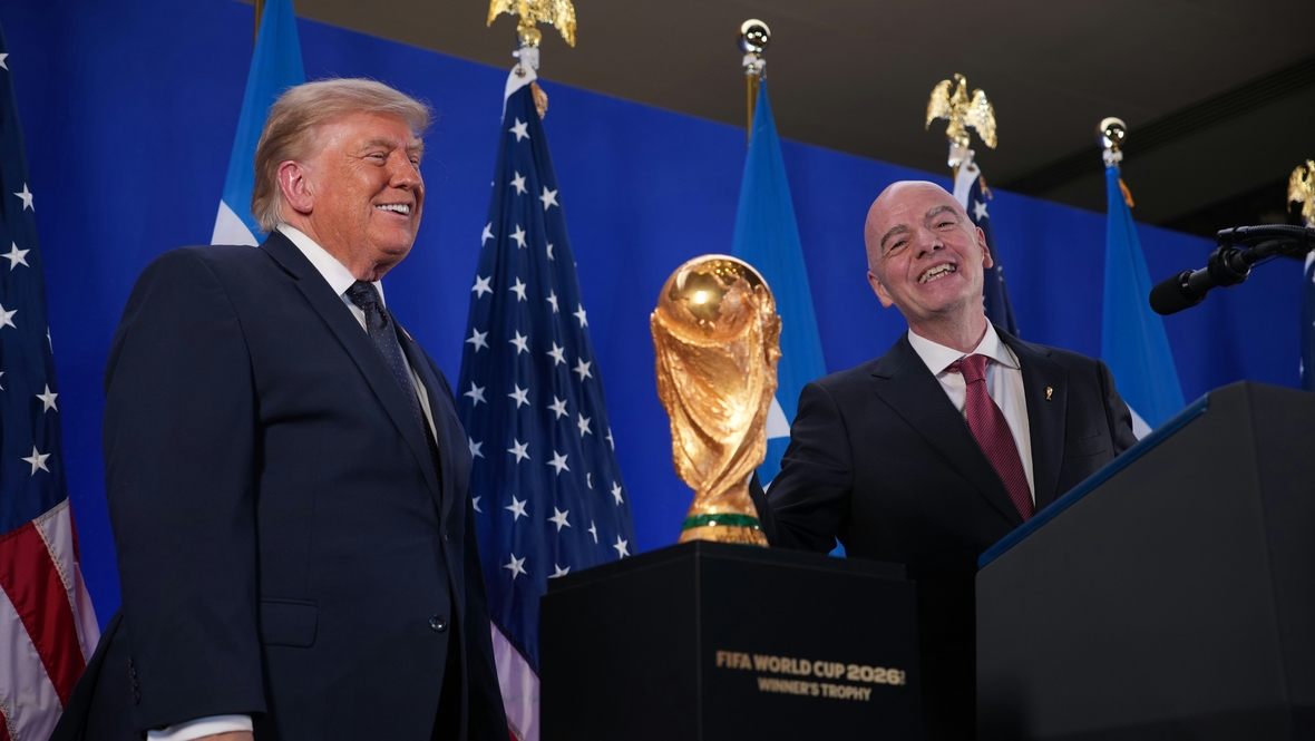 Трамп ФИФА басшысы Инфантиноны жақтап шықты