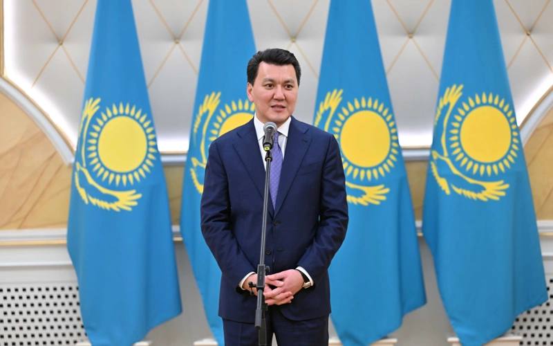 Ерлан Қарин: Қазақстанның болашағы үшін еңбек етуге бар күшімді салуға уәде беремін 