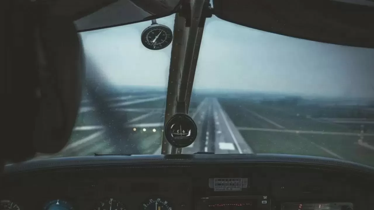 Прибыль Lufthansa обвалилась почти на 90%  
