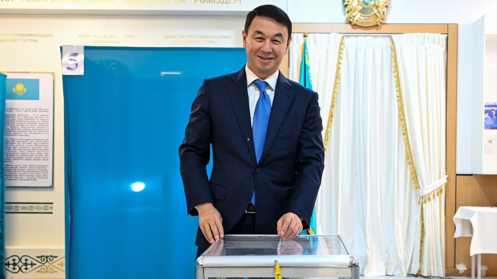 Алматы әкімі Құрылтай сайлауында дауыс берді
