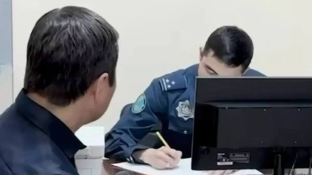 Терезеден көшеге дәрет сындырған астаналық тұрғын 10 тәулікке қамалды