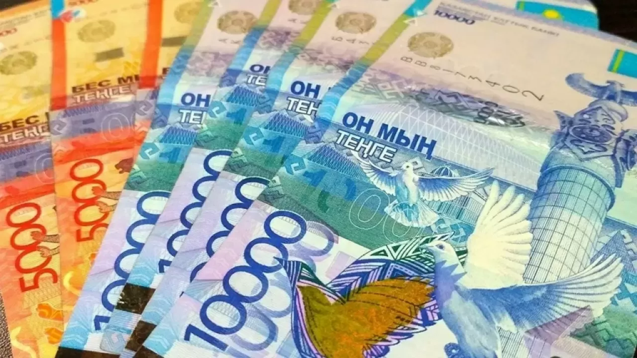 Массовые задержки выплат вскрыли в одном из регионов Казахстана 
