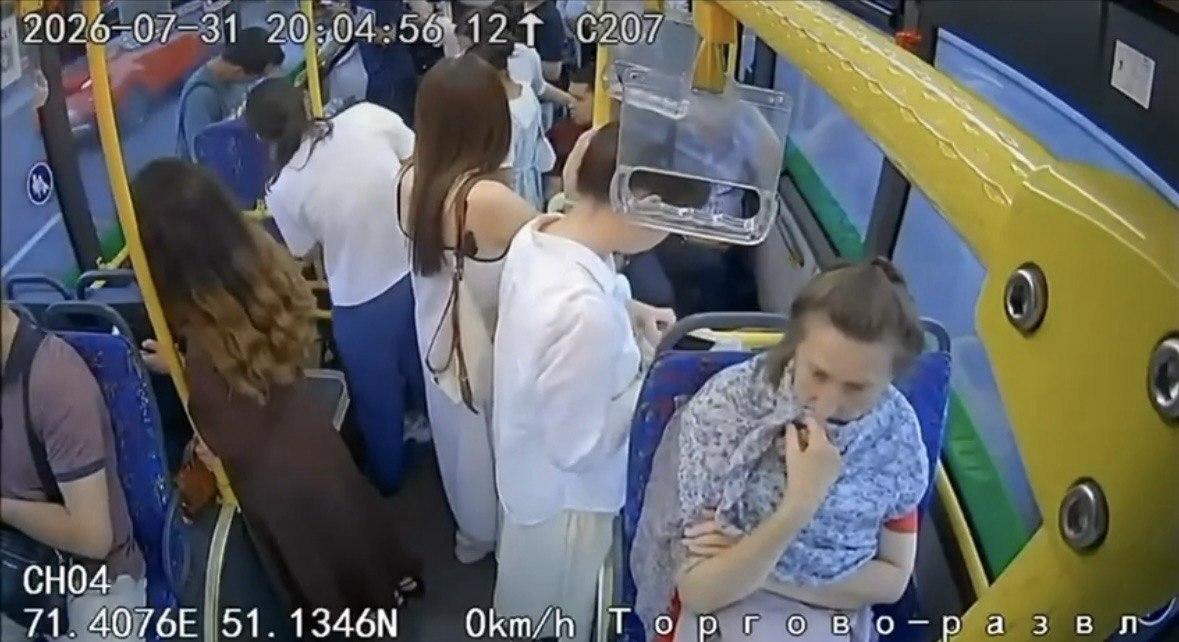 Астаналық полицей кәмпитке қақалған баланың өмірін сақтап қалды