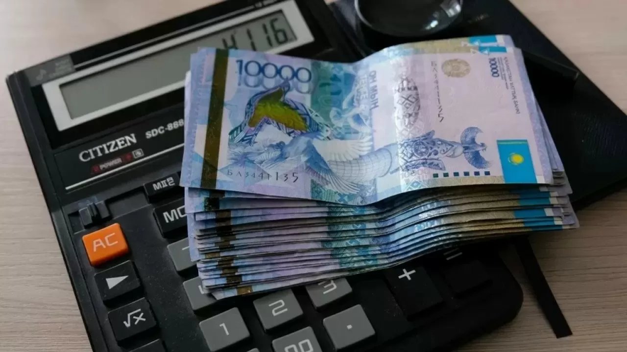 Одна из МФО Казахстана лишилась права на микрокредиты