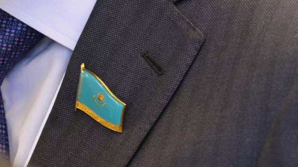 Құрылтай депутаттарының төсбелгiсi жезден жасалмақ