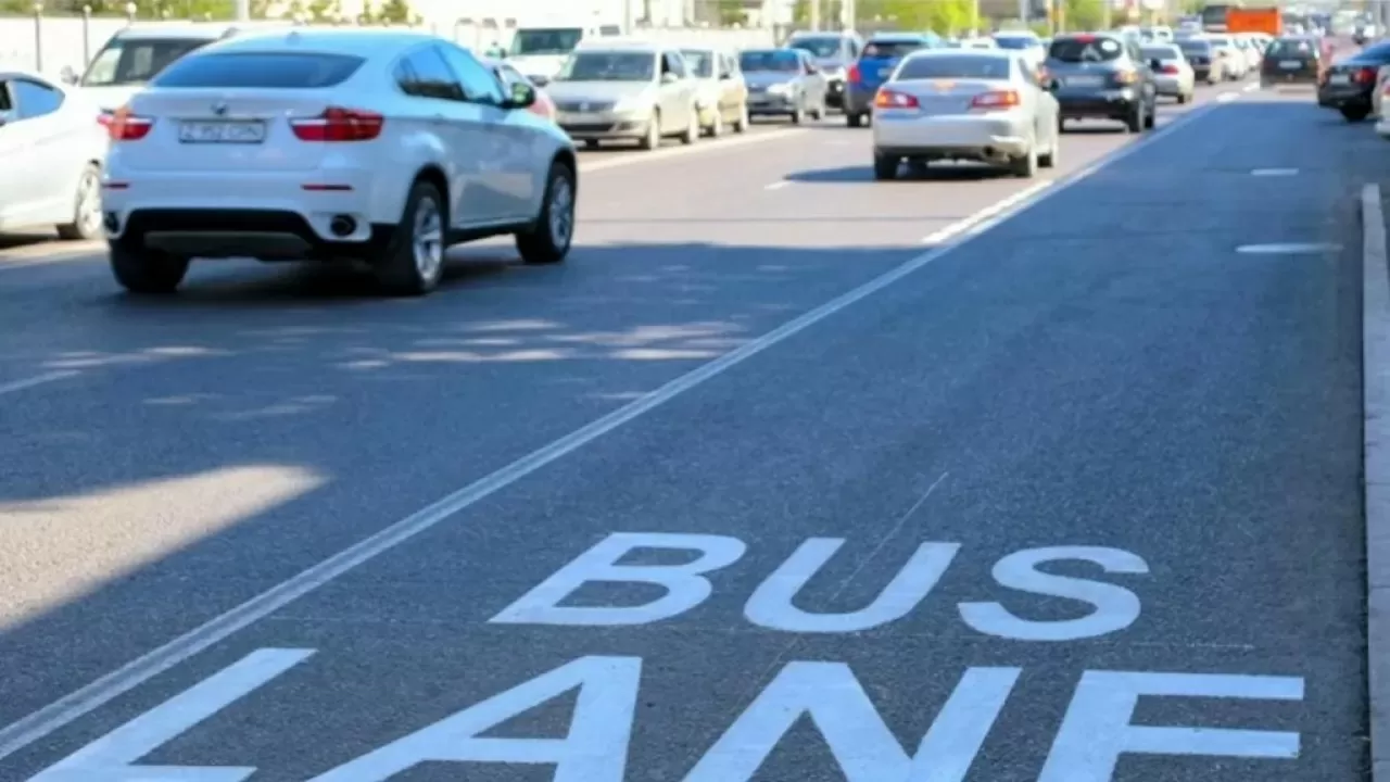 На еще одном проспекте Астаны запускают автобусную полосу