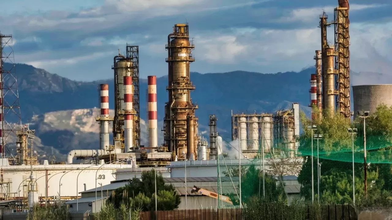 Катар теряет газовый рынок из-за войны: экспорт рухнул на 96%