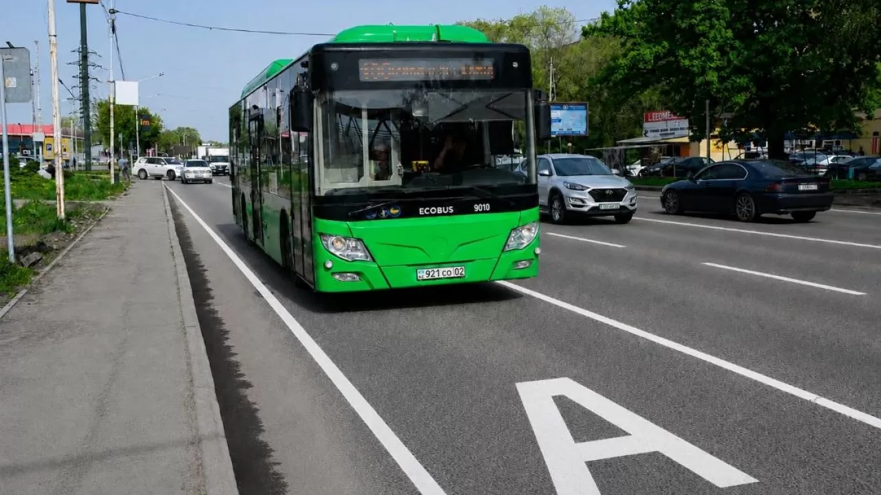 В Астане в районе одной из развязок изменились маршруты автобусов