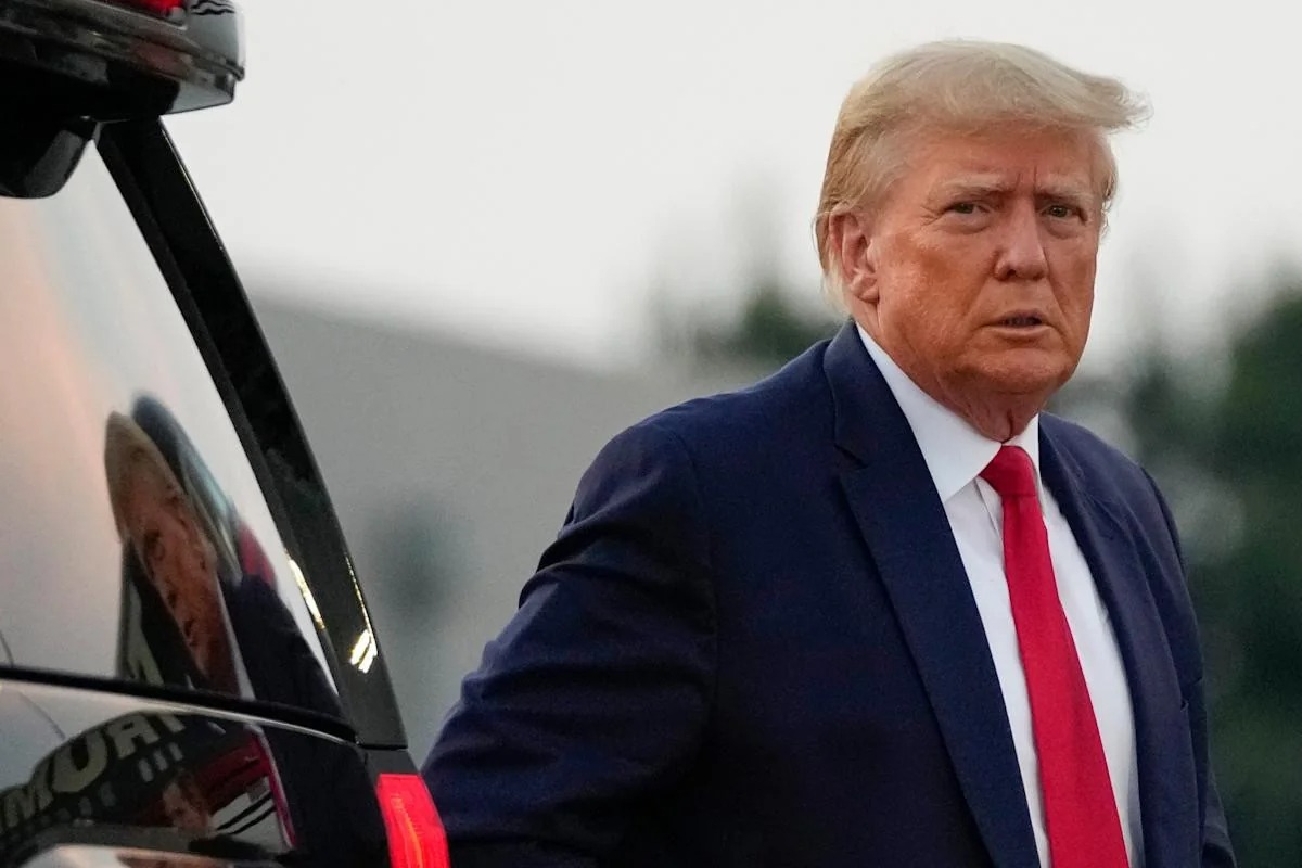 Колумбия президенті Трамптан ел тауарларына салынатын баж салығын уақытша тоқтатуды сұрады