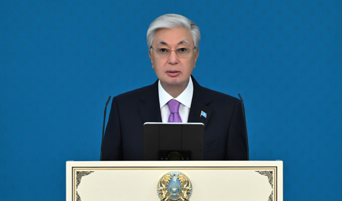 Президент: Көк Туымызды биікке көтеріп, еліміздің абырой-беделін арттыруға мол үлес қосып жүрсіздер