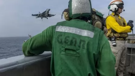 Авианосец США покинул Ближний Восток 