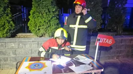 Крупный пожар по повышенному рангу тушили в одном из ЖК Алматы