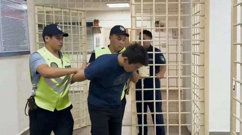 Түркістанда жалған нөмір таққан жүргізуші полициядан қашпақ болған