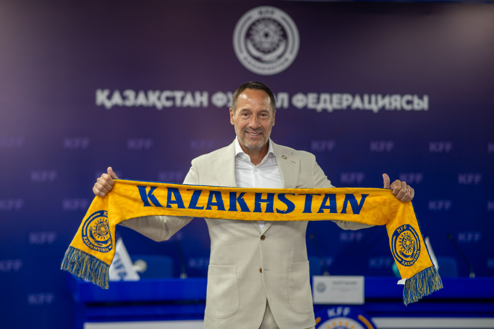 Әйгілі "Аякс" футбол клубының бұрынғы бапкері Қазақстан құрамасын жаттықтырады