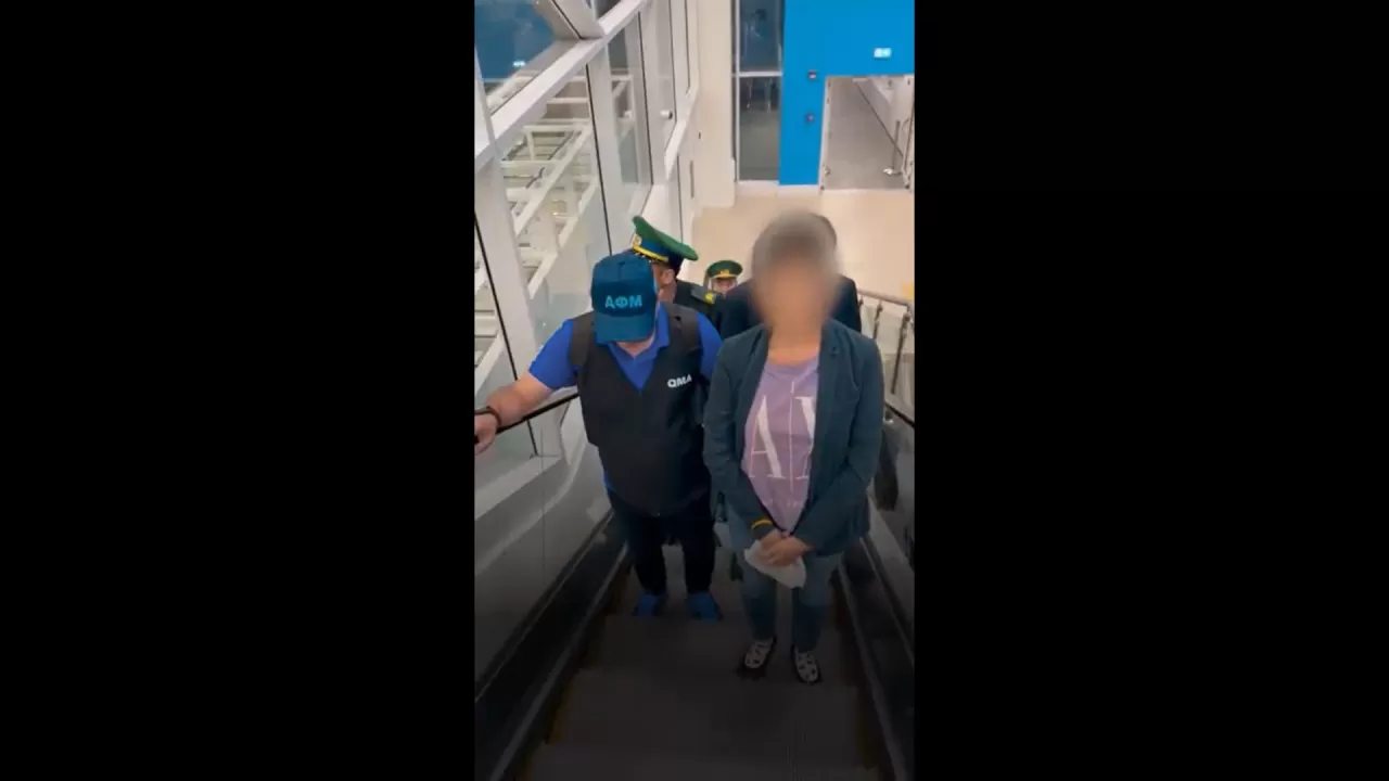 В Казахстан вернули фигурантку Finiko, разыскиваемую несколько лет