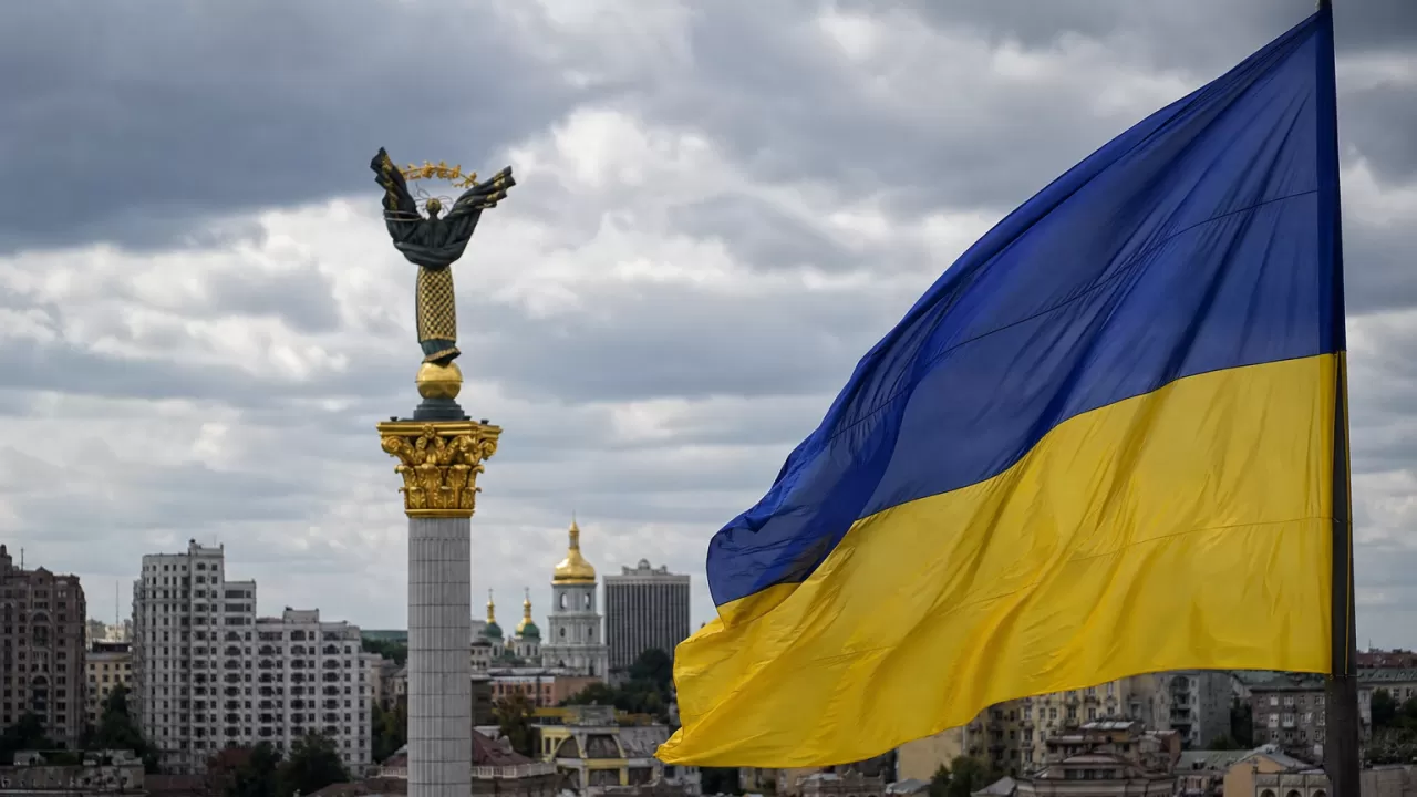 Украина готова к полному прекращению огня без условий