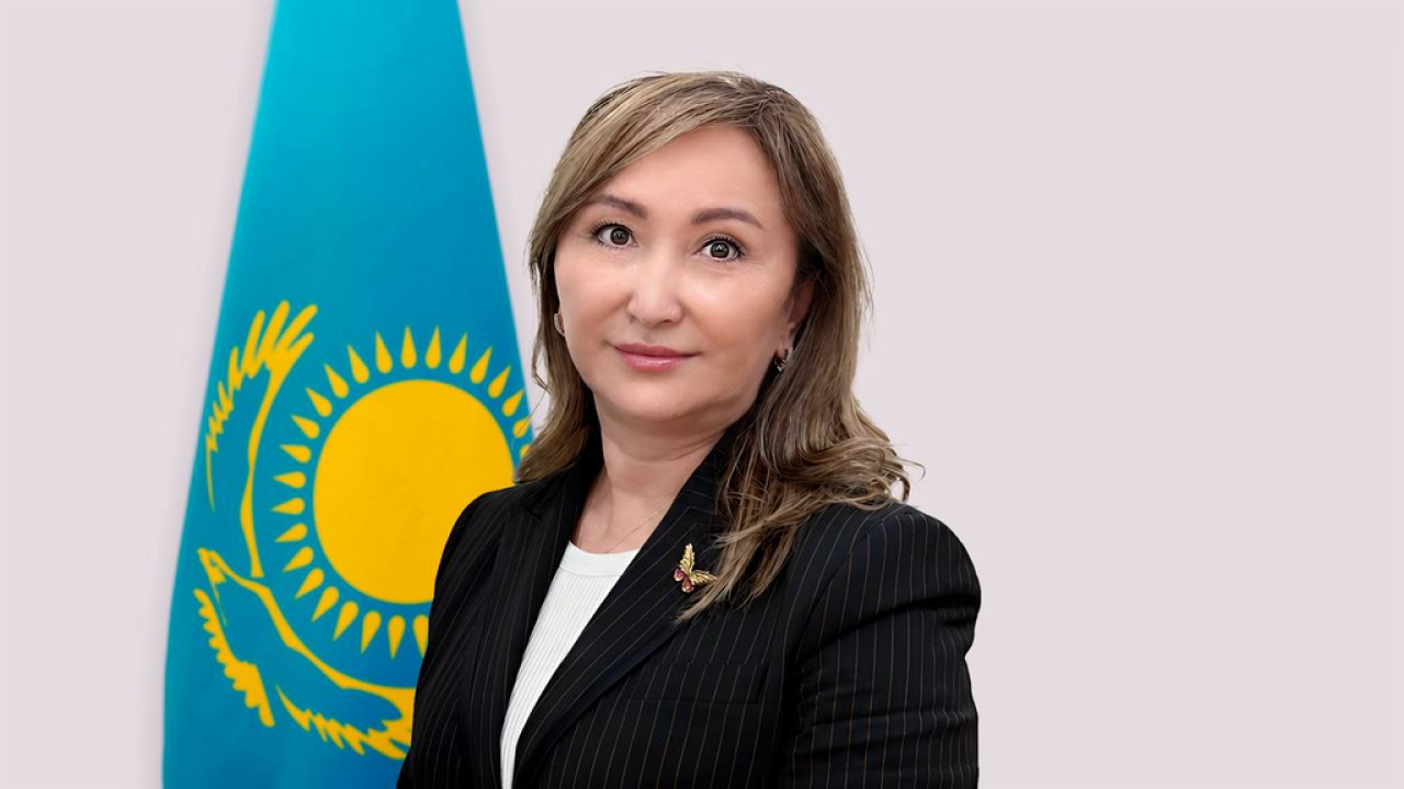 Досье: Ахметнияз Лаурра Мустафьевна