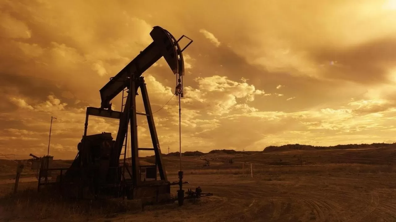 Нефть пошла вниз после четырехмесячного пика
