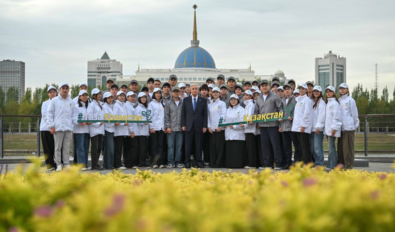 "Бұл жыл сіздерге арналды": Президент еріктілерді Халықаралық волонтерлер жылымен құттықтады