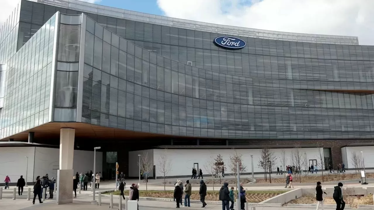 Вашингтон потребовал от Ford разорвать связи с Китаем